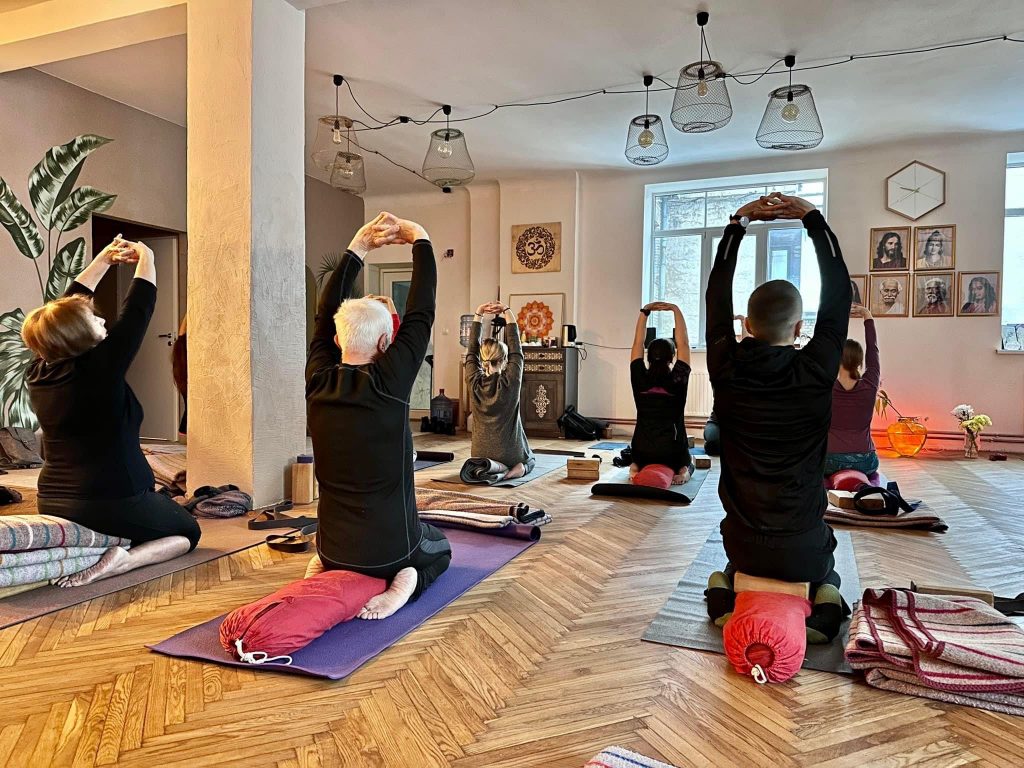 ambika yoga, joga, ajengara joga riga, iyengar yoga